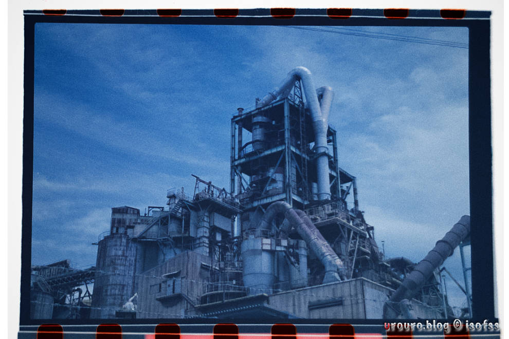 八幡の工場をフィルムカメラでスナップ撮影。