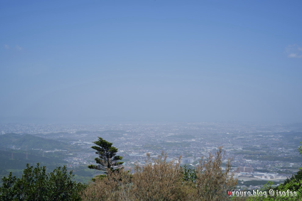 宝満山の頂上から福岡市内を望む。7Artisans 35mm F5.6の無限遠の描写は非常に良好だ。