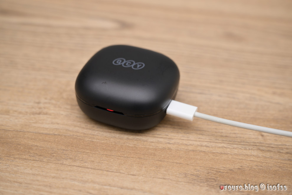QCY Melobuds ANCは当然ながらUSB-C充電である。黒物家電必須条件をクリア！