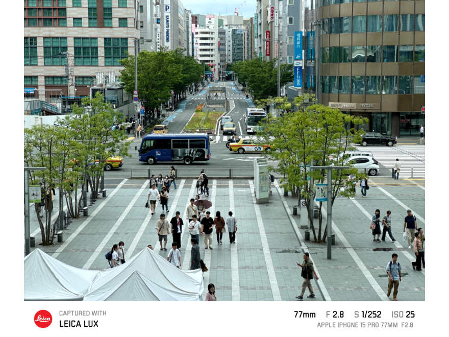 Leica LUXを使って博多うろうろSNAPを楽しむ回。まずはいつもの博多駅筑紫口からの風景。