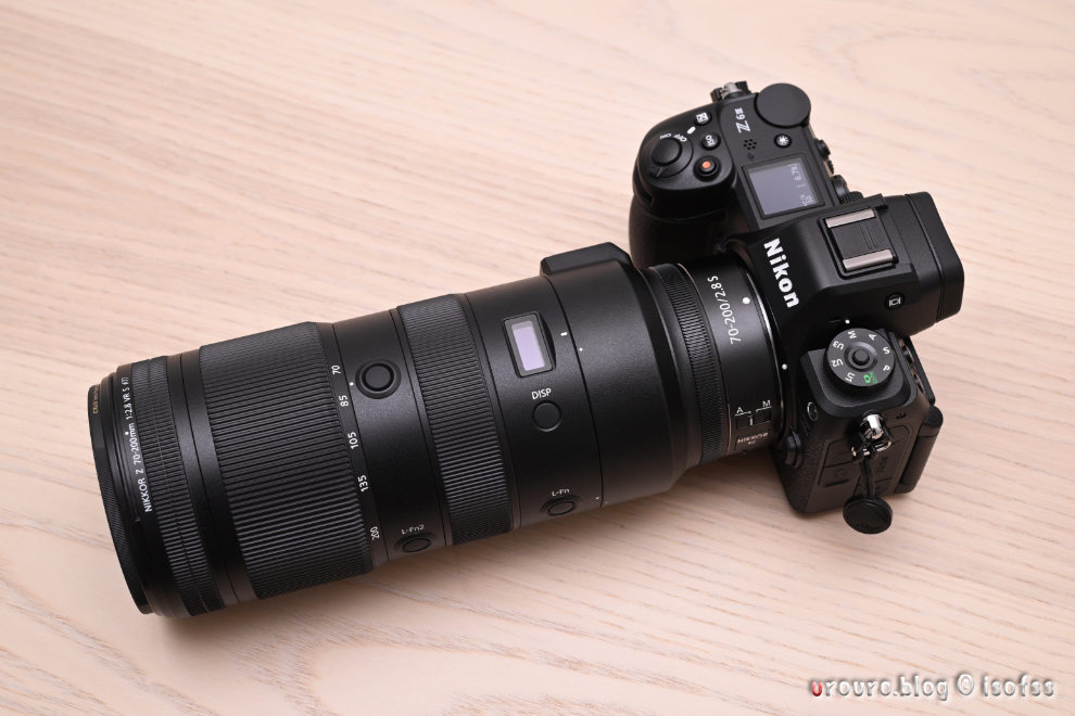 Nikon Z6iiiとNIKKOR Z 70-200mm f/2.8 VR Sの外観だ。ずるい、これはかっこいい。