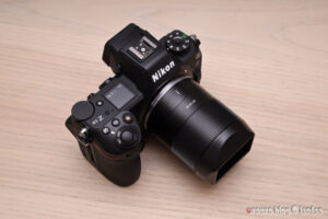 小型のZ6IIIにTTArtisan AF 56mm F1.8 EDをくっつけてみた。収まりは良い。