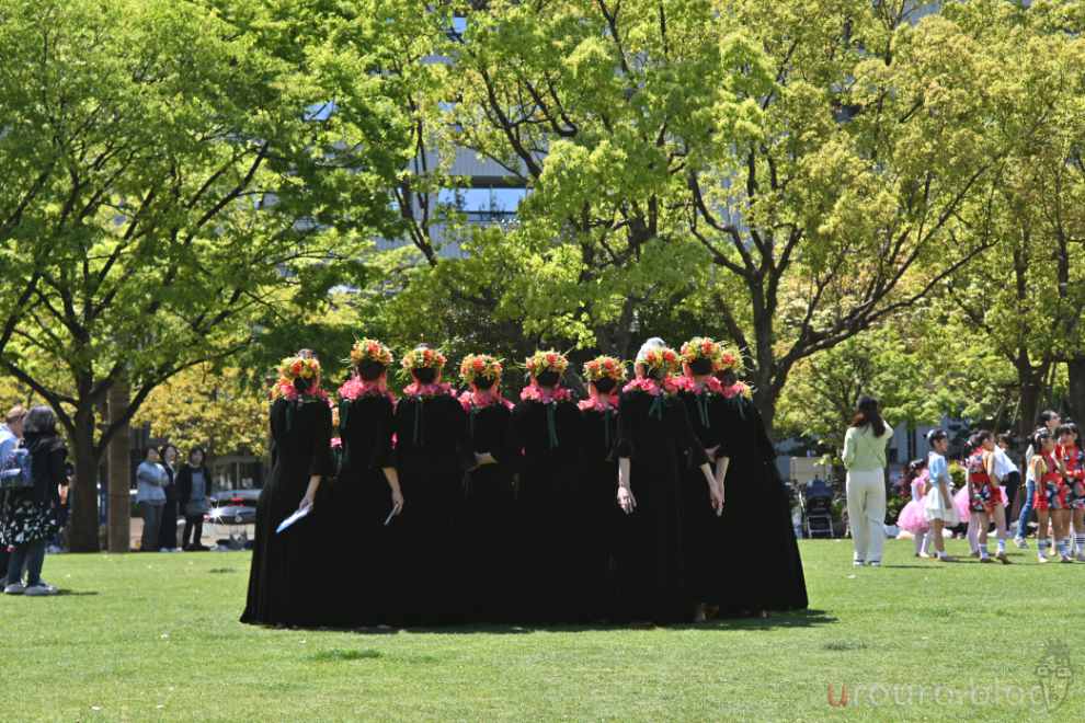 EL-NIKKOR 50mm F2.8 作例 (ピクチャーコントロール:SD) 踊り子さんたちの集合写真。