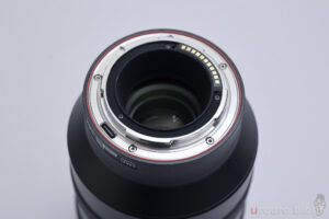 Viltrox AF 135mm F1.8 LAB マウント部分はゴムのシーリングとUSB-Cポートがある。