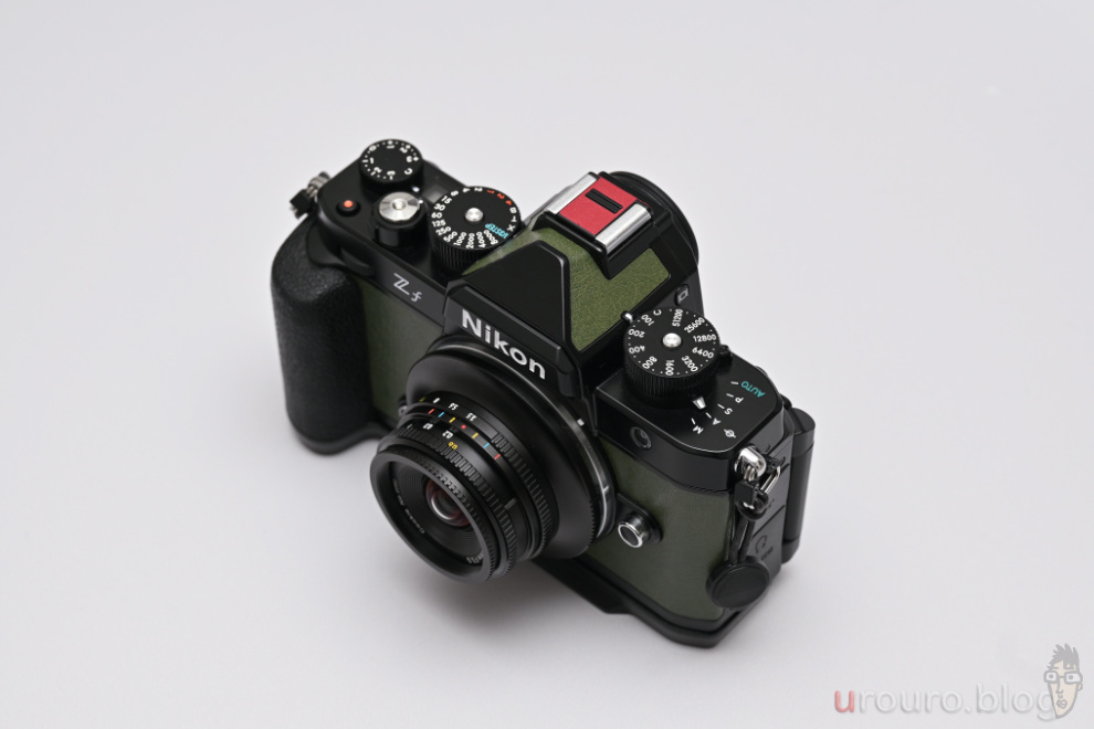 7Artiasns 10mm F3.5とZfを装着した外観。とても佇まいが良い。手軽に始められる超広角レンズだ。