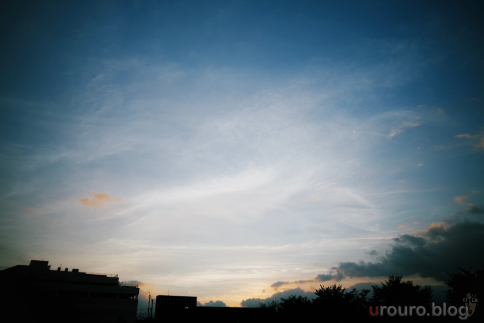 朝焼けをViltrox AF 15mm F1.7 AIR で撮影。RAW現像しています。