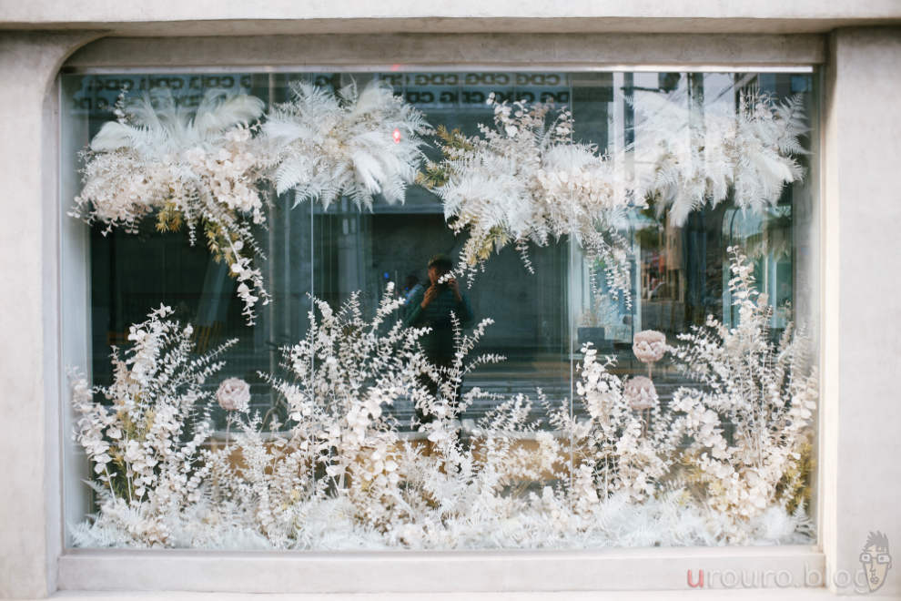 SG-image AF 25mm F1.8を使っておしゃれな美容院の外観を撮影。エモい。歪曲収差はありそうだ。