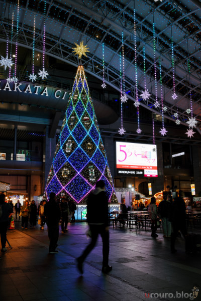 NIKKOR Z 24-70mm f/2.8 S IIで撮影した博多駅のクリスマスイルミネーション。私には縁のないイベントだがスナップ撮影はしたい。