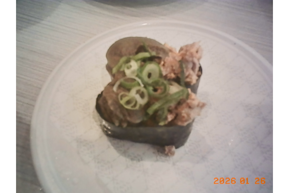 はま寿司に行ったので記念にCharmeraでネタを撮影。うに。