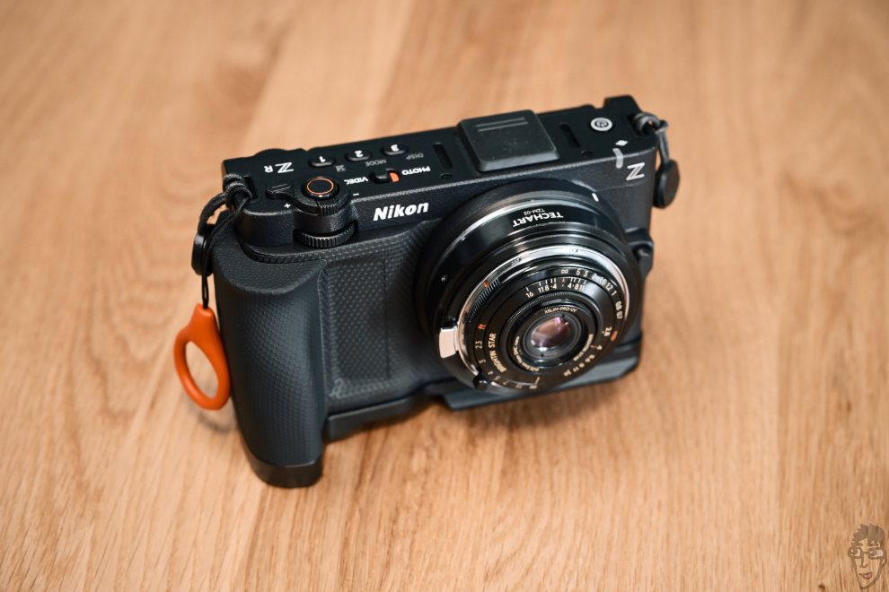BRIGHTIN STAR 28mm F2.8 をTECHART TZM-02 経由でNikon ZRに装着。外観。
