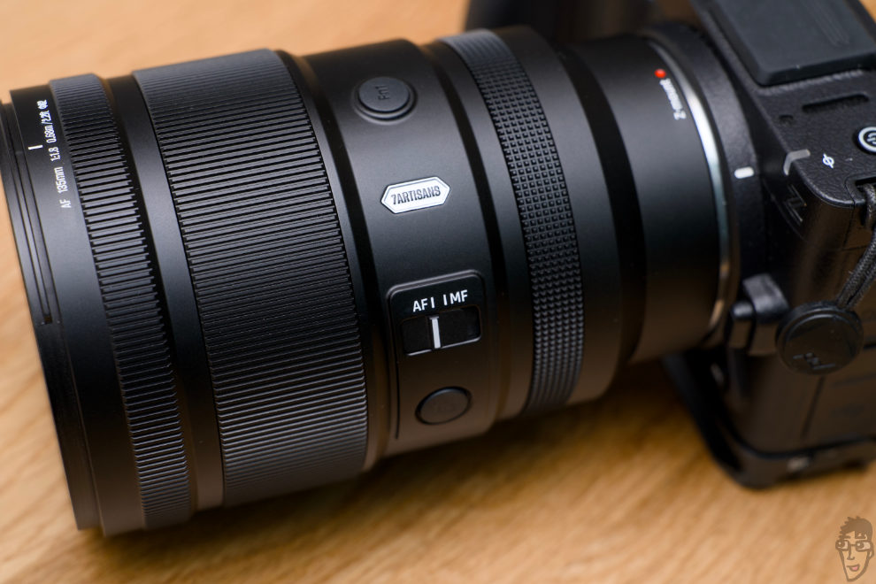 7Artisans 135mm F1.8 MAXの外観アップ写真。