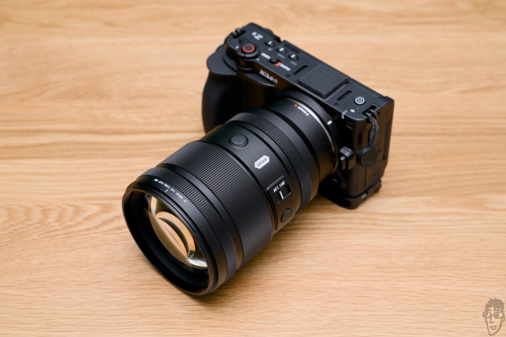 7Artisans 135mm F1.8 MAX外観、俯瞰写真。